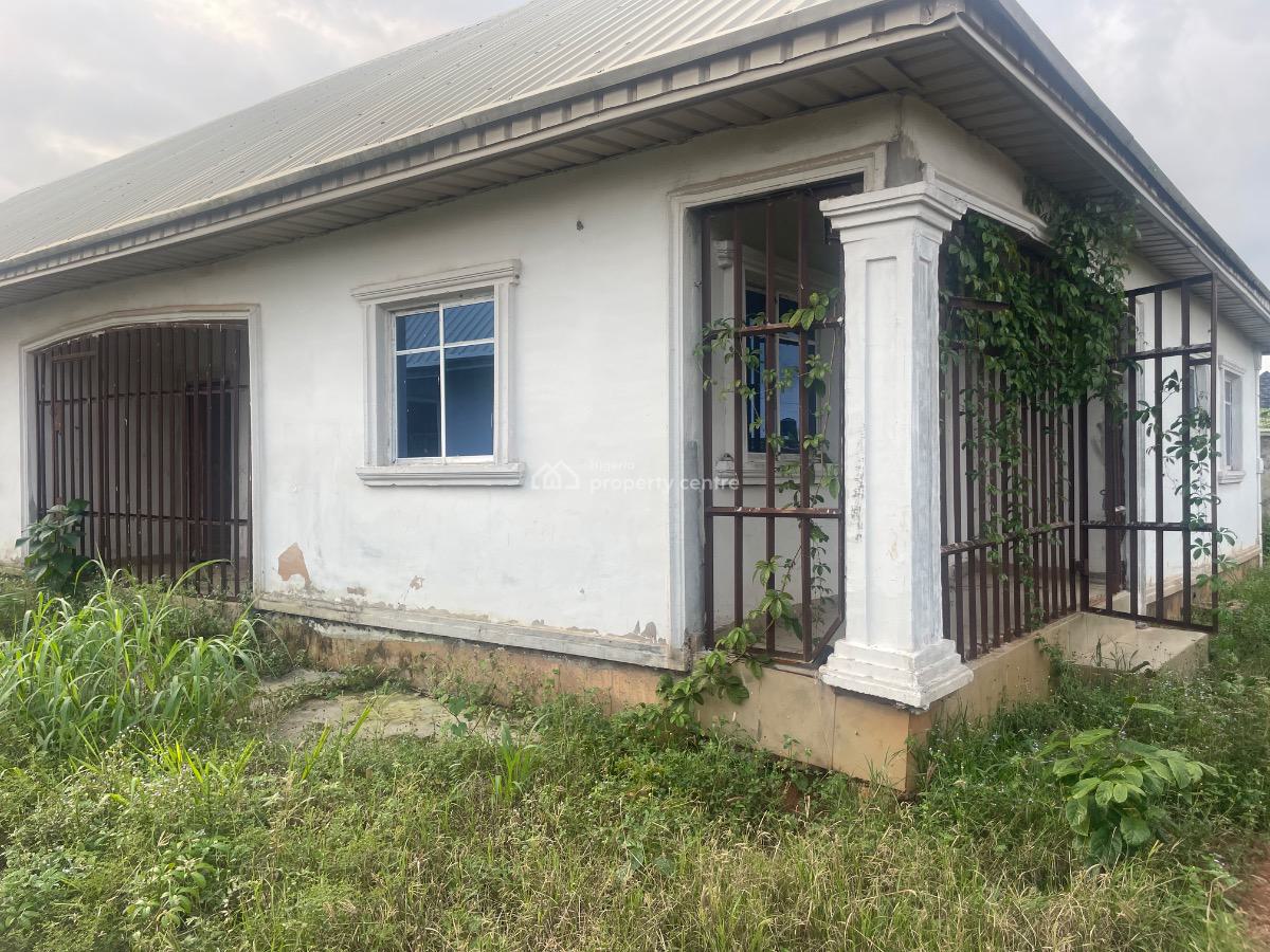 Luxury Buildings, Behind Chairman House, Uhie Community, Off Sapele Road, Benin, Oredo, Edo, Block of Flats for Sale