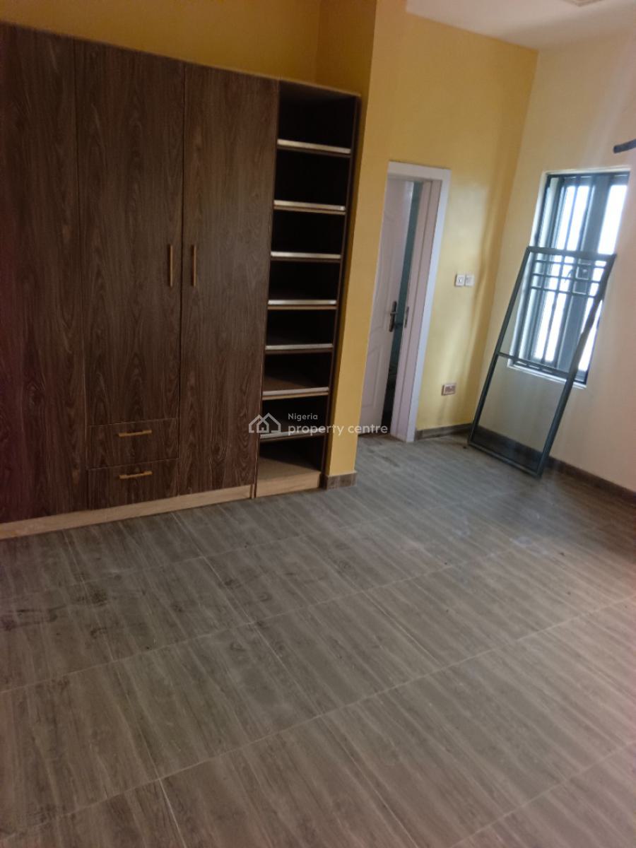 Luxury Spacious Master Bedroom, Off Ologolo Road, Lekki, Lagos, Self Contain (single Rooms) for Rent