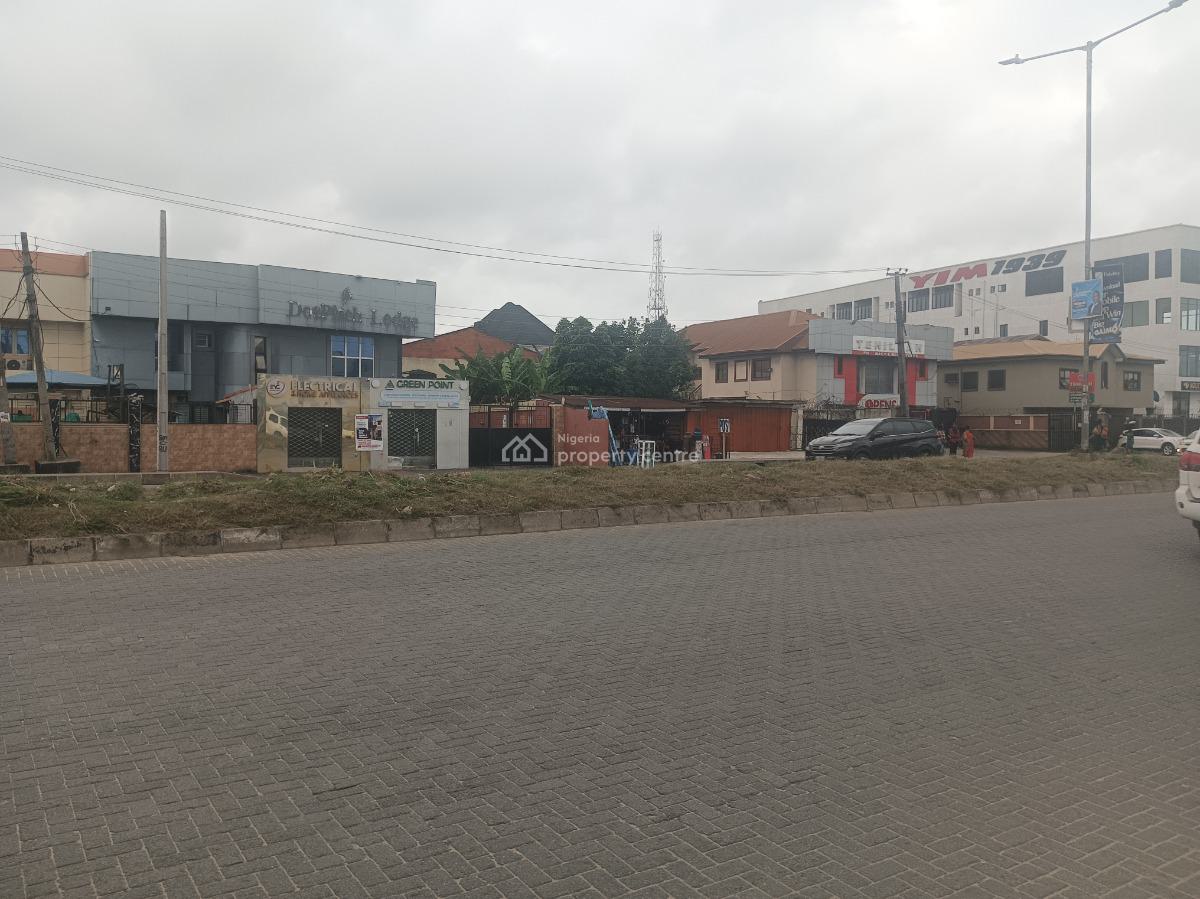 Commercial Building on 2 Floors with 2 Rooms Bq on 534sqm, Directly on Festac Access Road, Amuwo Odofin, Lagos, House for Sale