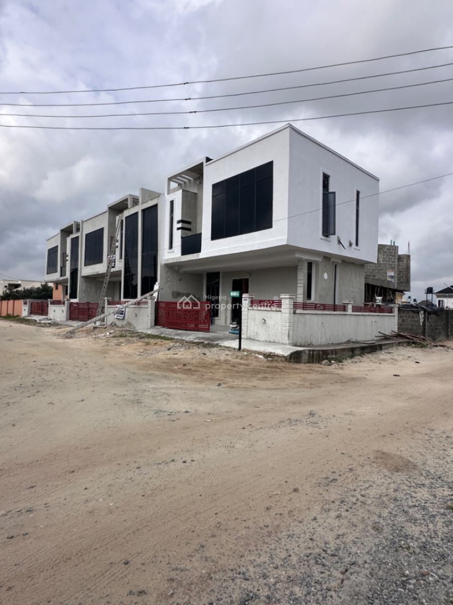Beautiful and Affordable Self Compound Duplex with Bq, Sangotedo Axis of Lekki, Lekki Phase 2, Lekki, Lagos, Terraced Duplex for Sale