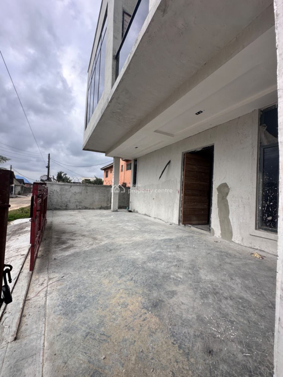 Beautiful and Affordable Self Compound Duplex with Bq, Sangotedo Axis of Lekki, Lekki Phase 2, Lekki, Lagos, Terraced Duplex for Sale