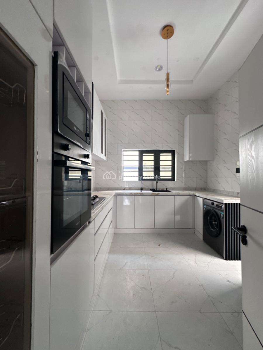 2 in 1 Family Duplex, Sunny Side Estate, Lekki Phase 2, Lekki, Lagos, Detached Duplex for Sale