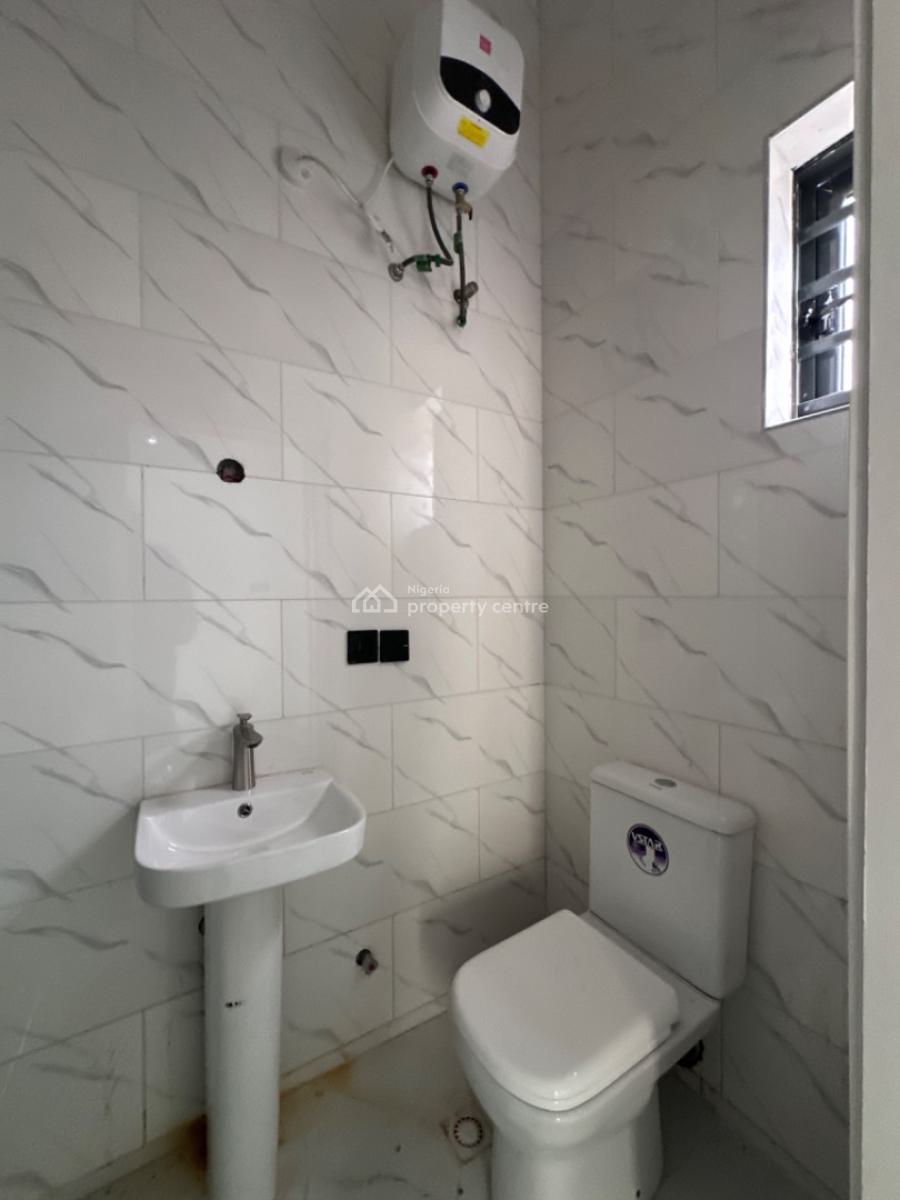 2 in 1 Family Duplex, Sunny Side Estate, Lekki Phase 2, Lekki, Lagos, Detached Duplex for Sale