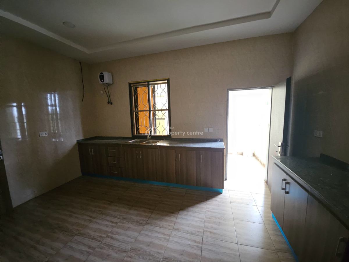 3 Bedroom Flat, Apo Legislative Quaters, Apo, Abuja, Block of Flats for Sale