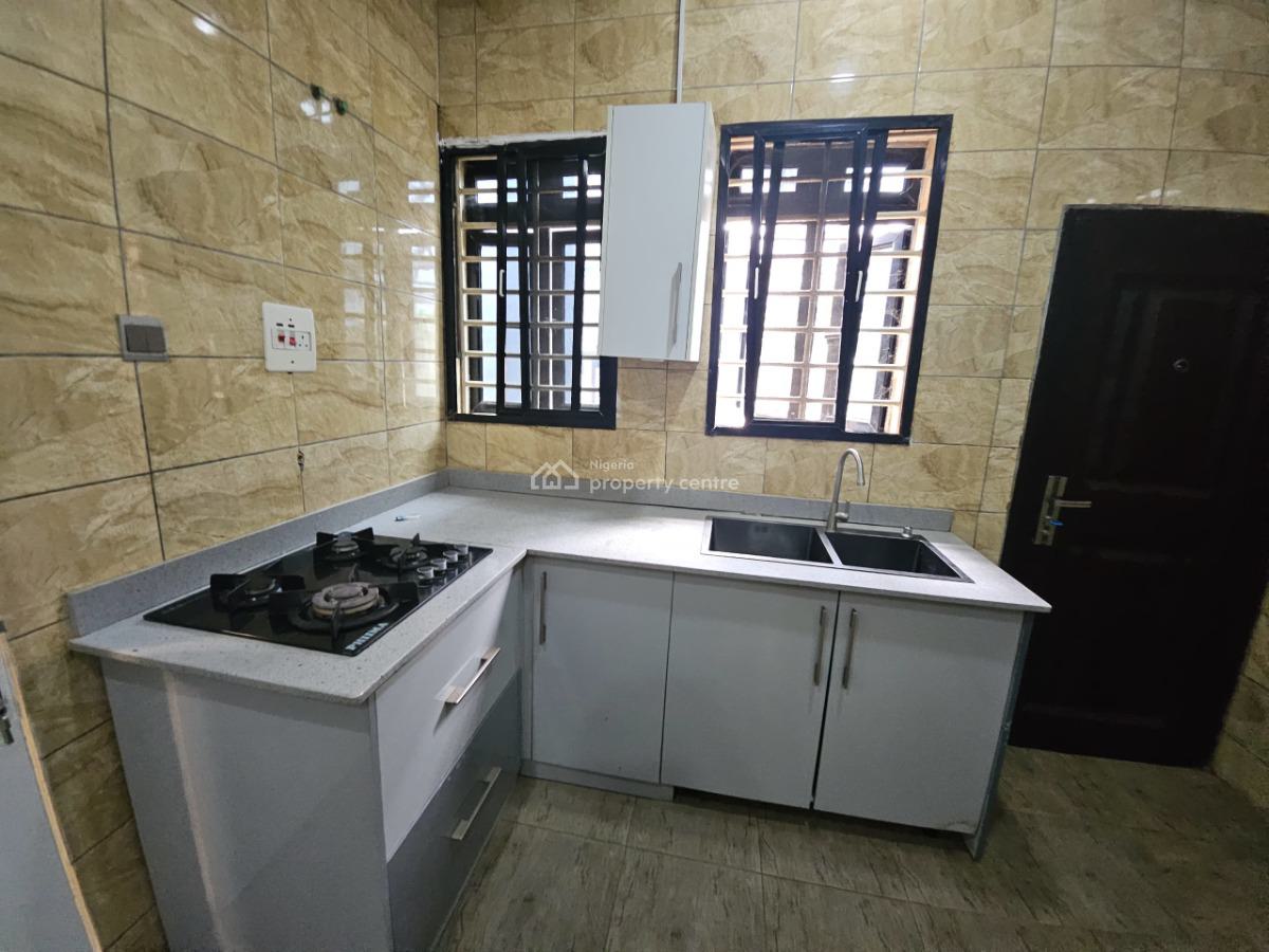 4 Bedroom Bungalow with 5 Units of One Bedroom and 2 Units of Selfcon, By Galadinmawa Roundabout, Galadimawa, Abuja, Detached Bungalow for Sale