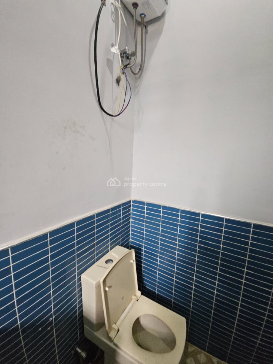 4 Bedroom Bungalow with 5 Units of One Bedroom and 2 Units of Selfcon, By Galadinmawa Roundabout, Galadimawa, Abuja, Detached Bungalow for Sale