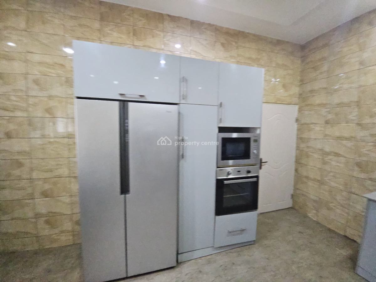 4 Bedroom Bungalow with 5 Units of One Bedroom and 2 Units of Selfcon, By Galadinmawa Roundabout, Galadimawa, Abuja, Detached Bungalow for Sale