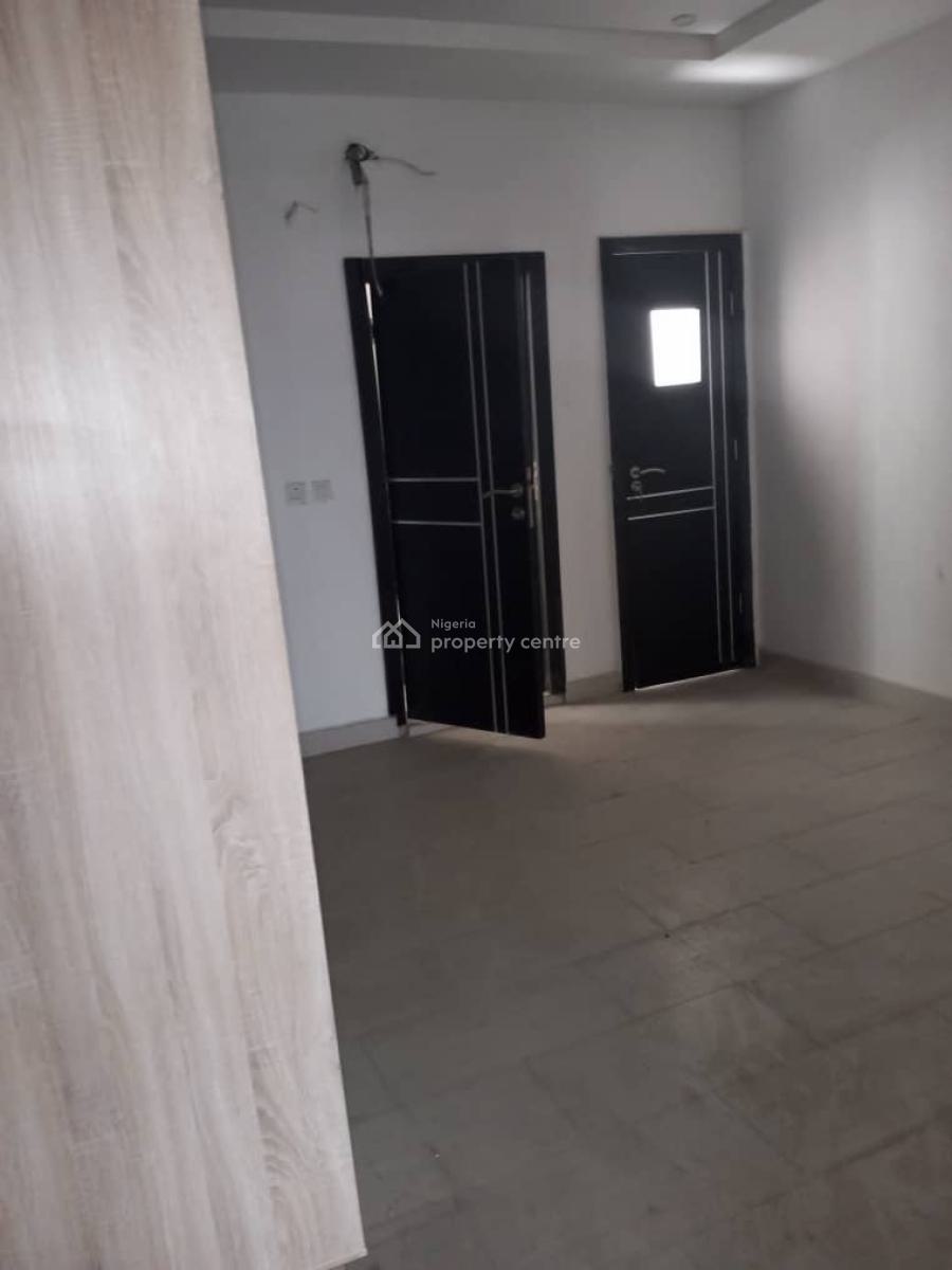 3 Bedroom Maisonette with a Penthouse, Admiralty Road, Lekki Phase 1, Lekki, Lagos, Flat / Apartment for Sale
