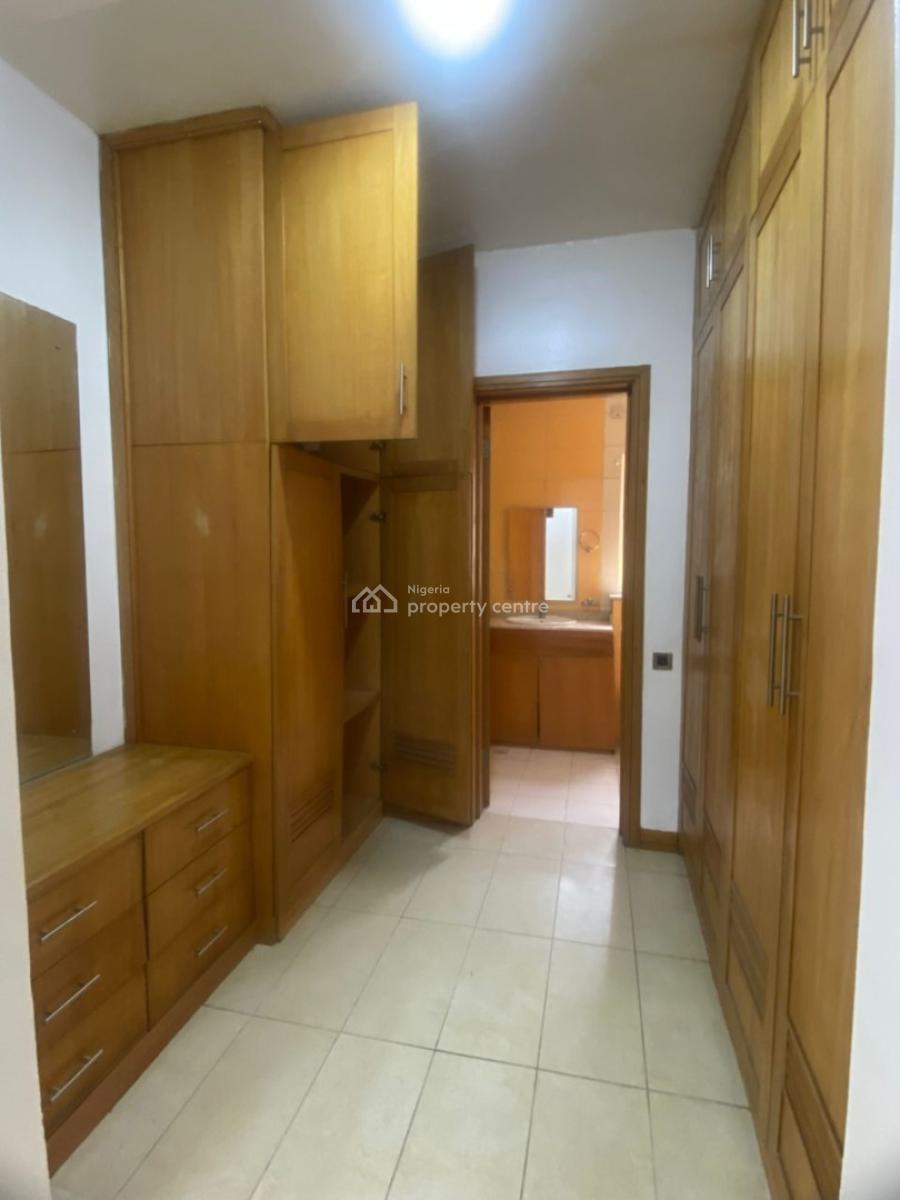 Renovated Serviced Three (3) Bedroom Apartment, Old Ikoyi, Ikoyi, Lagos, Flat / Apartment for Rent
