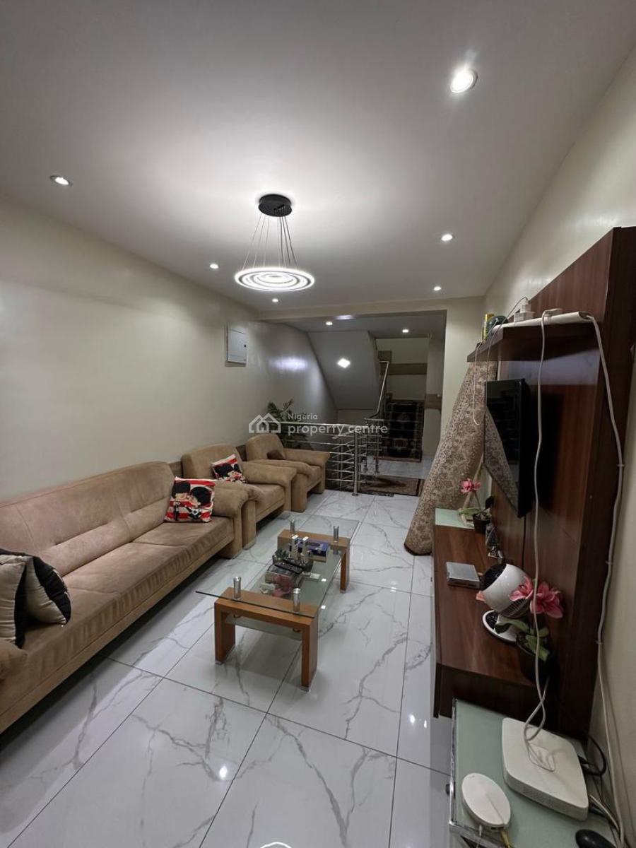 Lovely and Tastefully Built 4 Bedroom Terrace Duplex with Bq, Cosgrove Estate Wuye, Wuye, Abuja, Terraced Duplex for Sale