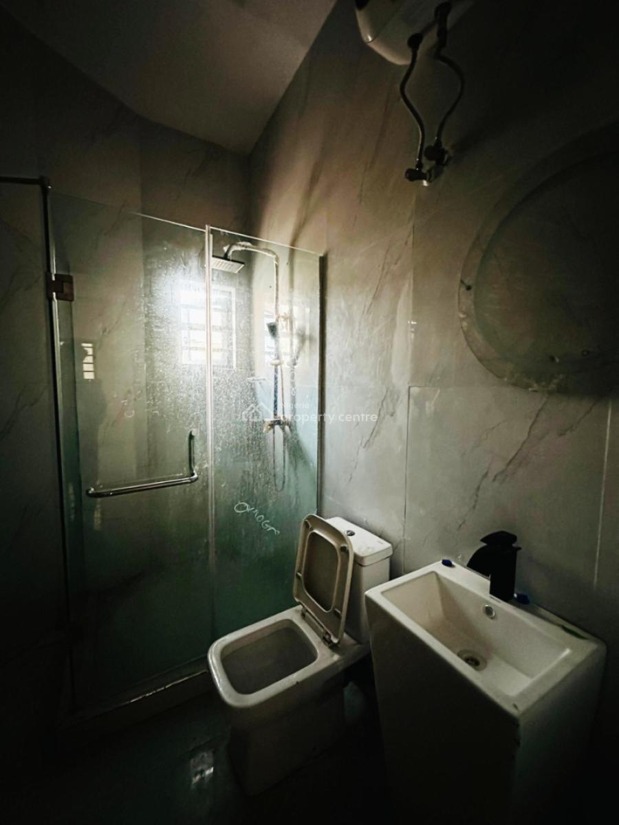 Exquisitely Built 2 Bedroom Apartment with Communal Pool & Gym, Ikate, Lekki, Lagos, Block of Flats for Sale