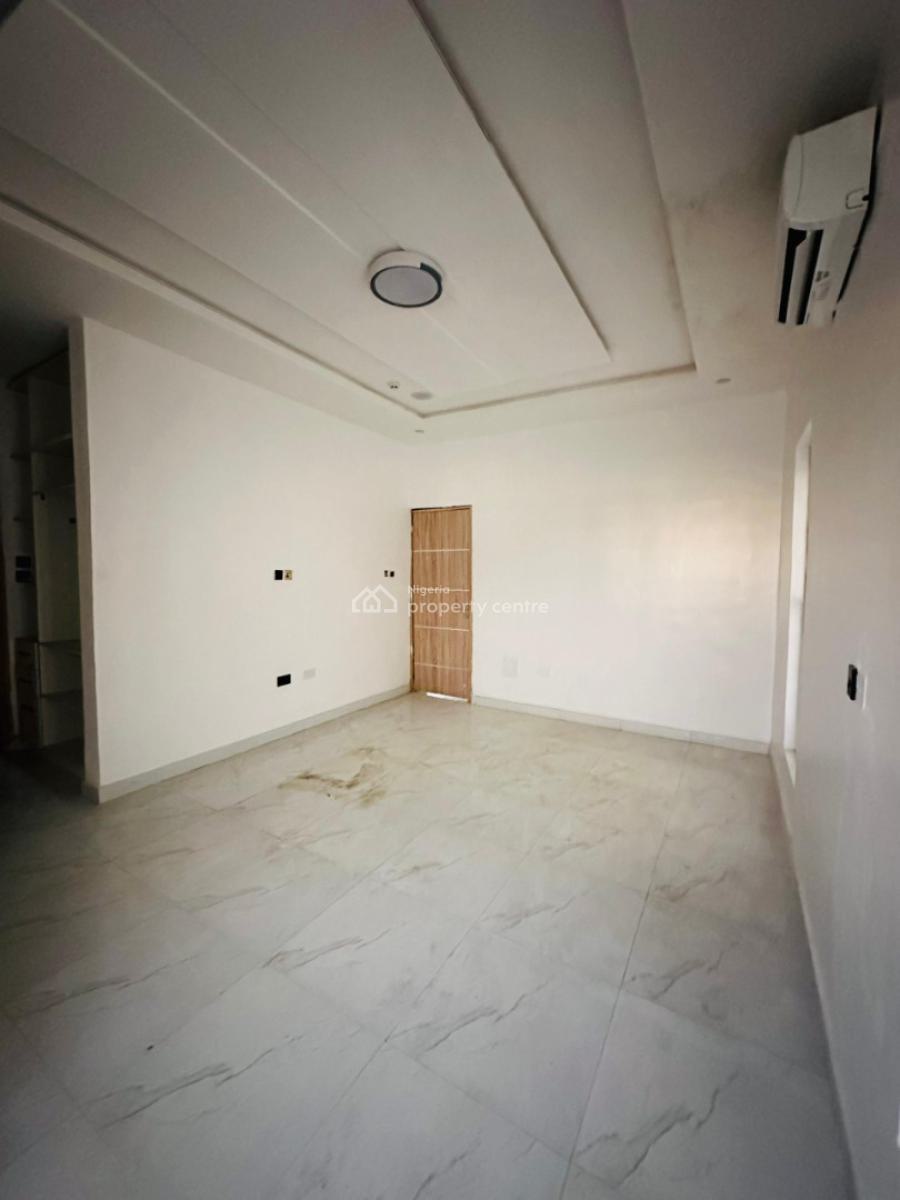 Exquisitely Built 2 Bedroom Apartment with Communal Pool & Gym, Ikate, Lekki, Lagos, Block of Flats for Sale