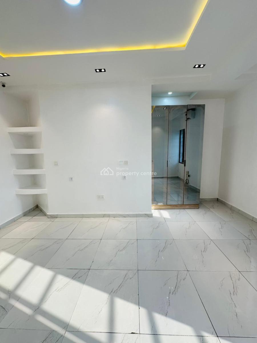 Alluring 2 Bedroom Apartment with Communal Pool, Ikate, Lekki, Lagos, Block of Flats for Sale