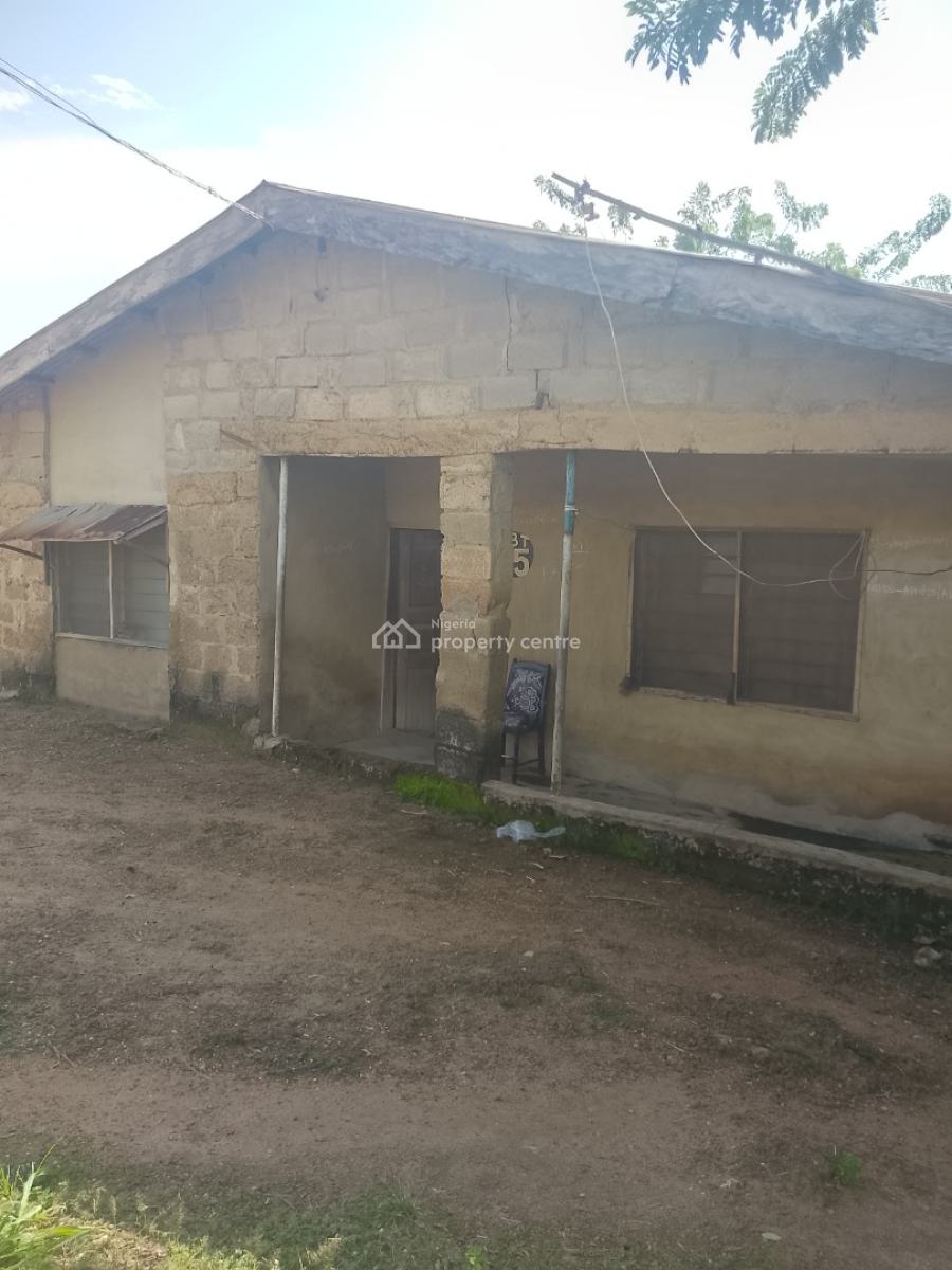 a 2 Bedroom Flat Carved Out of a 4 Bedroom Flat Plan., 25 Abutu, Ojoo-arulogun Road, Ojoo, Ibadan, Oyo, Detached Bungalow for Sale
