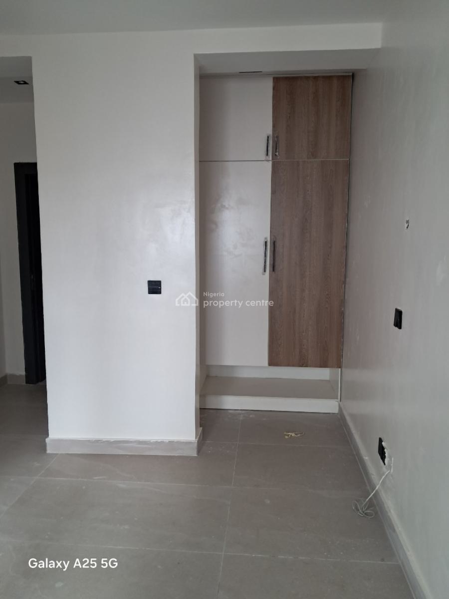 Ensuite 2 Bedroom Flat, Ikeja Gra, Ikeja, Lagos, Flat / Apartment for Sale