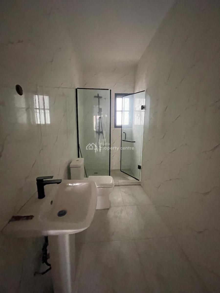 Beautiful 4 Bedrooms Terrace with a Bq, Lekki Phase 1, Lekki, Lagos, Terraced Duplex for Rent
