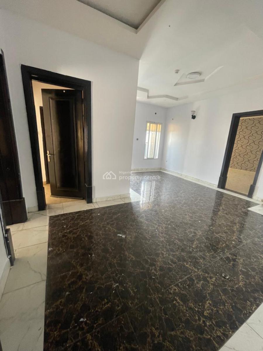 Nicely Renovated 3 Bedrooms Terrace House, Lekki Phase 1 Right Hand Side, Lekki, Lagos, Terraced Duplex for Rent