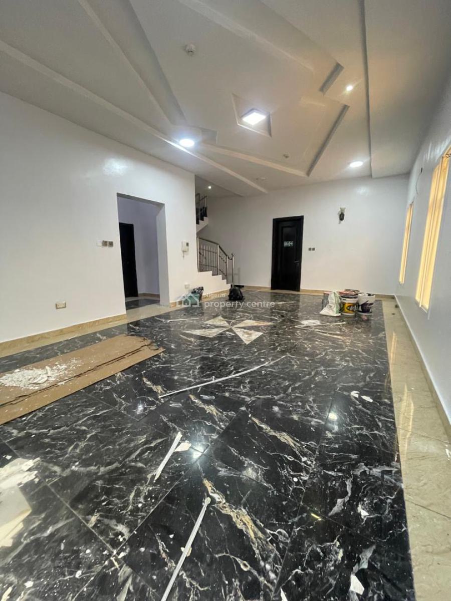 Nicely Renovated 3 Bedrooms Terrace House, Lekki Phase 1 Right Hand Side, Lekki, Lagos, Terraced Duplex for Rent