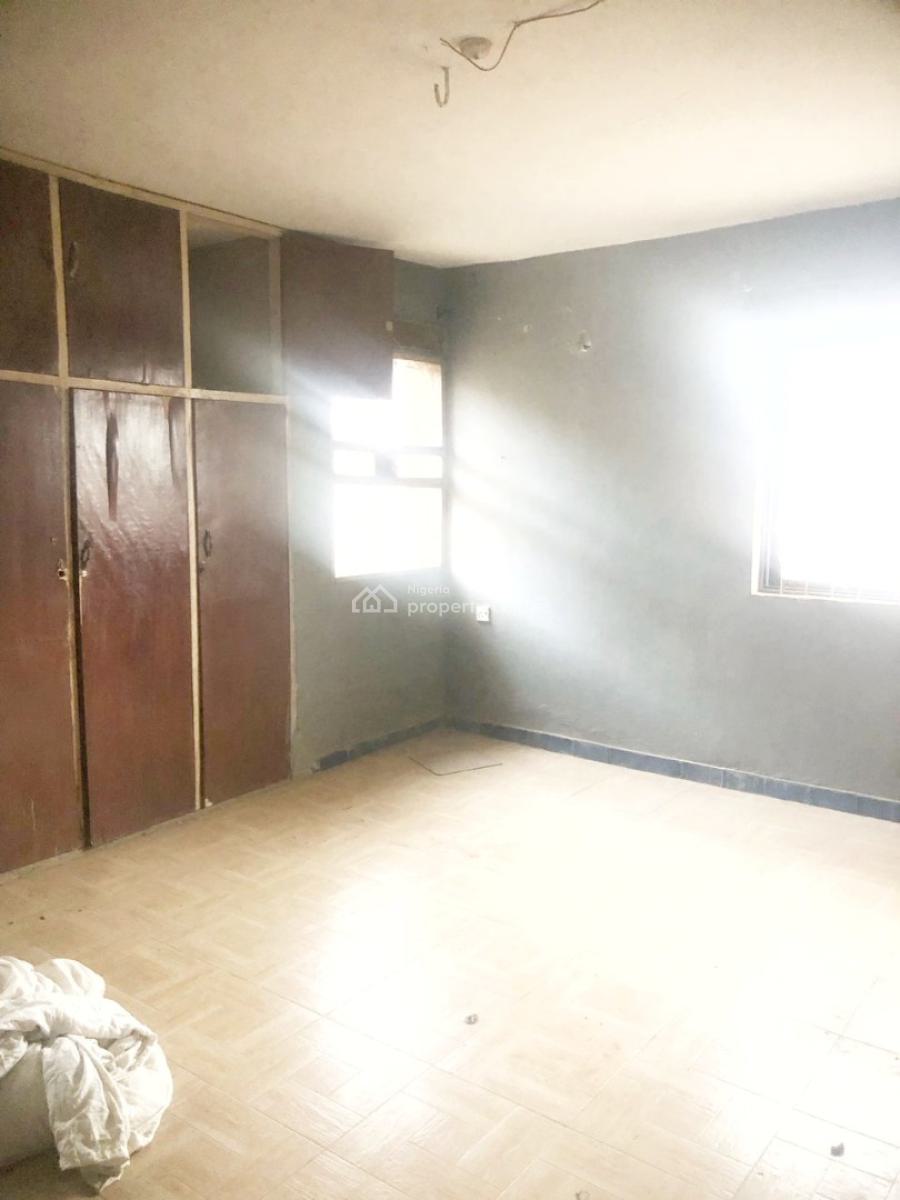 a Renovated 3 Bedroom Apartment, Olowora, Omole Phase 2, Ikeja, Lagos, Flat / Apartment for Rent