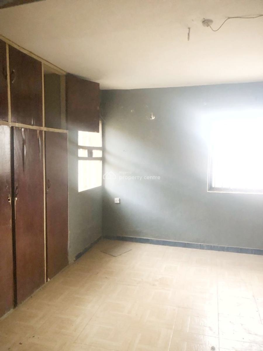a Renovated 3 Bedroom Apartment, Olowora, Omole Phase 2, Ikeja, Lagos, Flat / Apartment for Rent