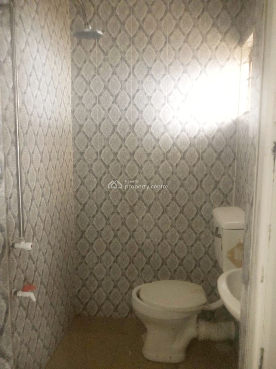 a Renovated 3 Bedroom Apartment, Olowora, Omole Phase 2, Ikeja, Lagos, Flat / Apartment for Rent