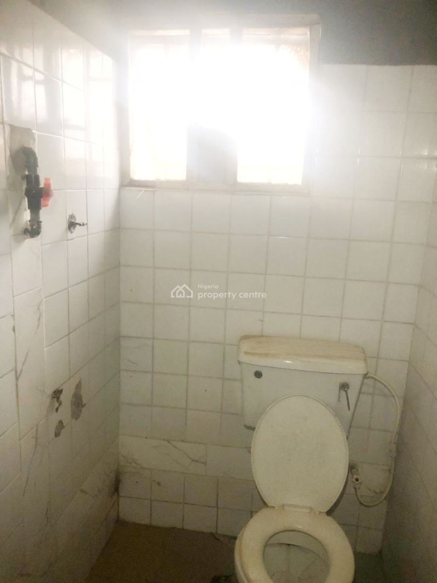 a Renovated 3 Bedroom Apartment, Olowora, Omole Phase 2, Ikeja, Lagos, Flat / Apartment for Rent