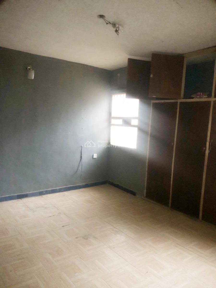 a Renovated 3 Bedroom Apartment, Olowora, Omole Phase 2, Ikeja, Lagos, Flat / Apartment for Rent
