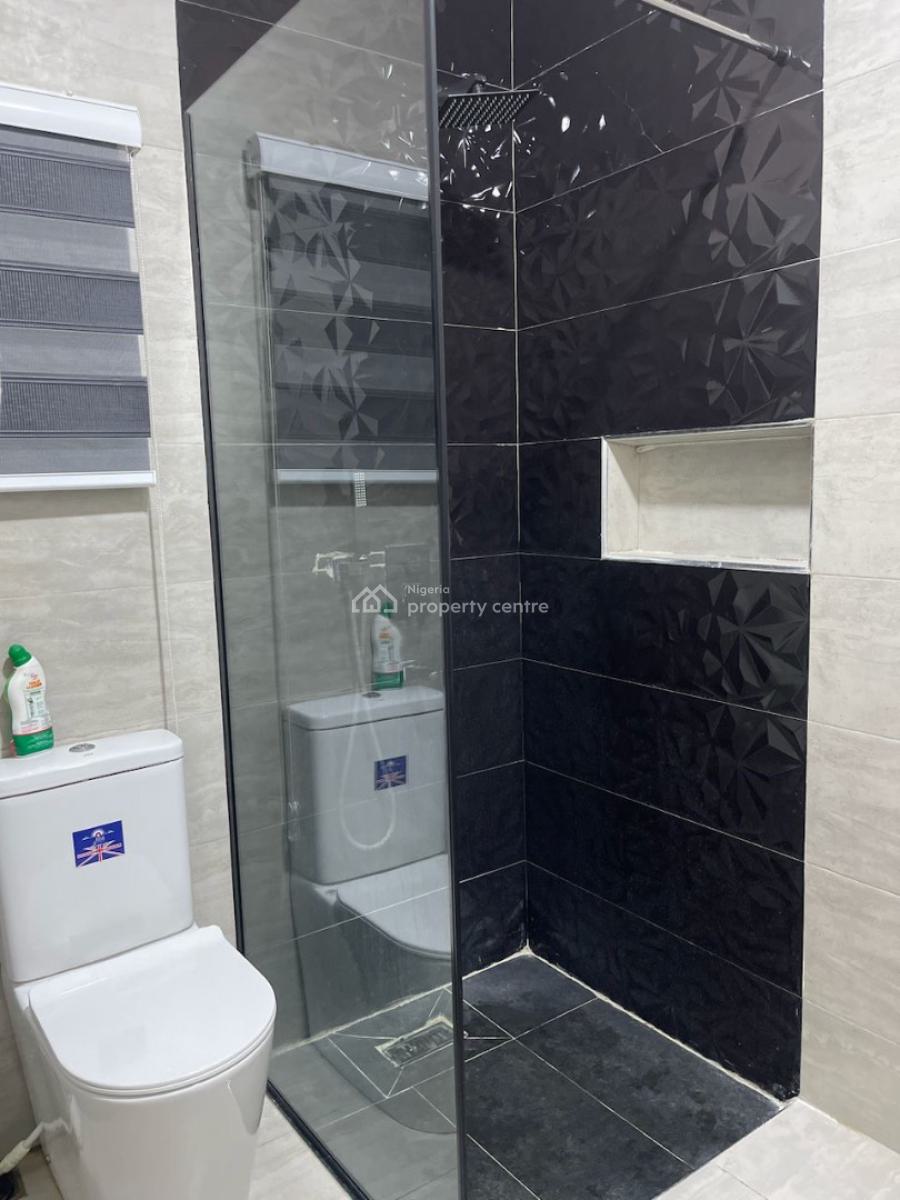 Beautiful 1bedroom Penthouse with Bathtub , Ps5, Private Spacious Co, Lekki Phase 1, Lekki, Lagos, Flat / Apartment Short Let