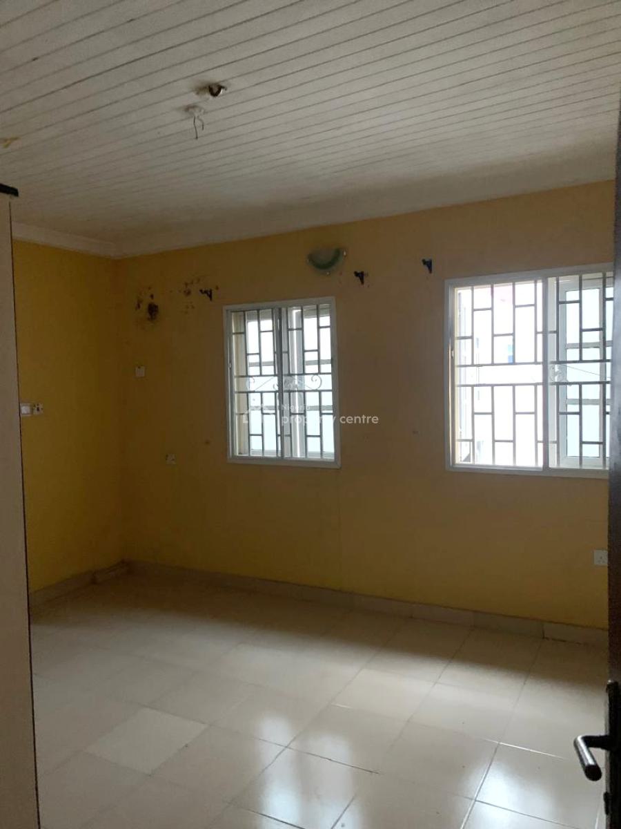 Luxury 2 Bedroom Apartment in an Estate Gbagada, Gbagada, Lagos, Flat / Apartment for Rent