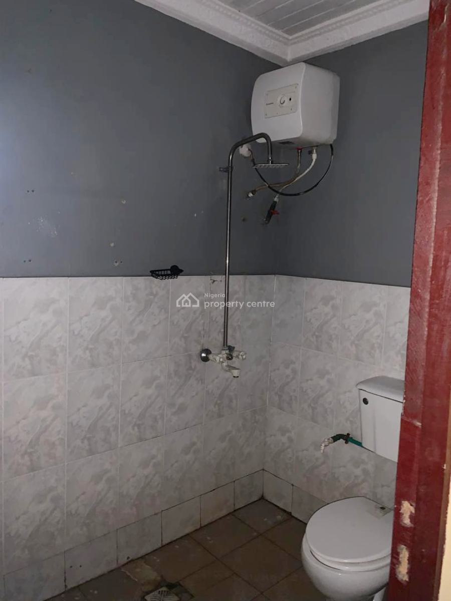 Luxury 2 Bedroom Apartment in an Estate Gbagada, Gbagada, Lagos, Flat / Apartment for Rent