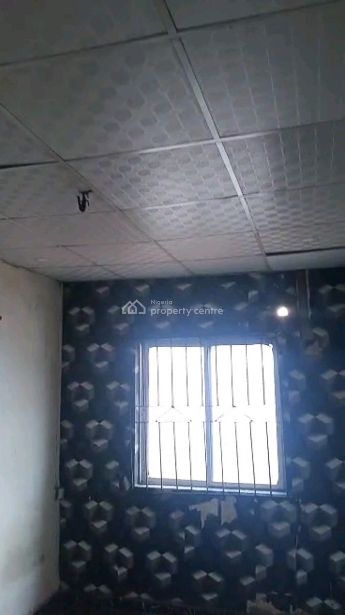 a Decent Miniflat at Makoko Road, Makoko Road, Adekunle, Yaba, Lagos, Mini Flat (room and Parlour) for Rent