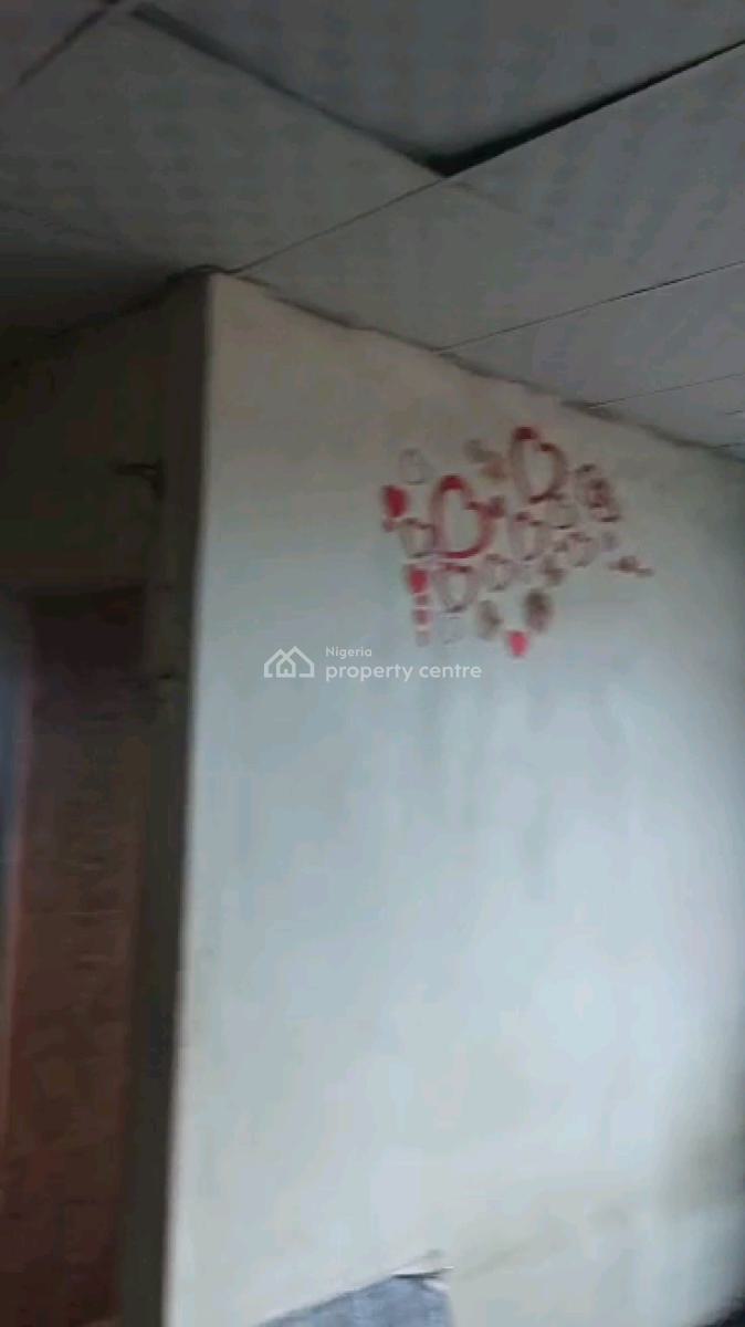 a Decent Miniflat at Makoko Road, Makoko Road, Adekunle, Yaba, Lagos, Mini Flat (room and Parlour) for Rent