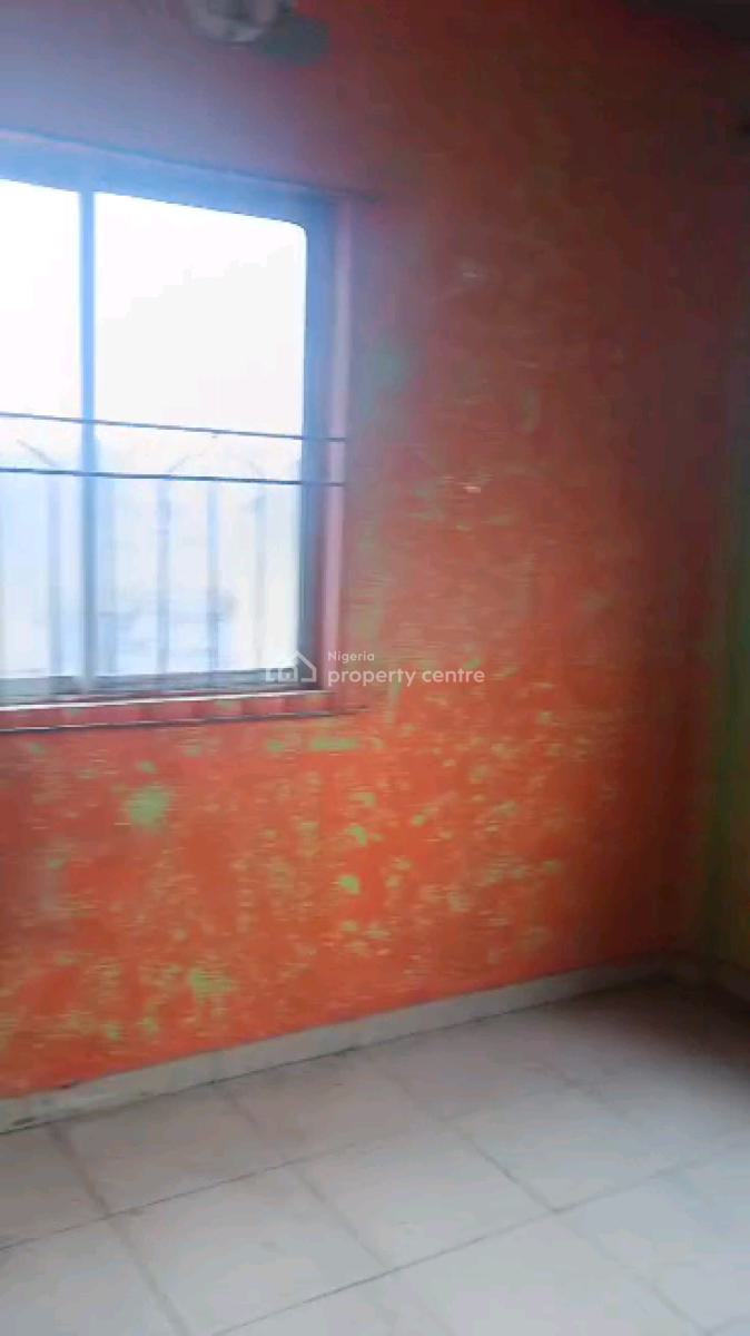 a Decent Miniflat at Makoko Road, Makoko Road, Adekunle, Yaba, Lagos, Mini Flat (room and Parlour) for Rent