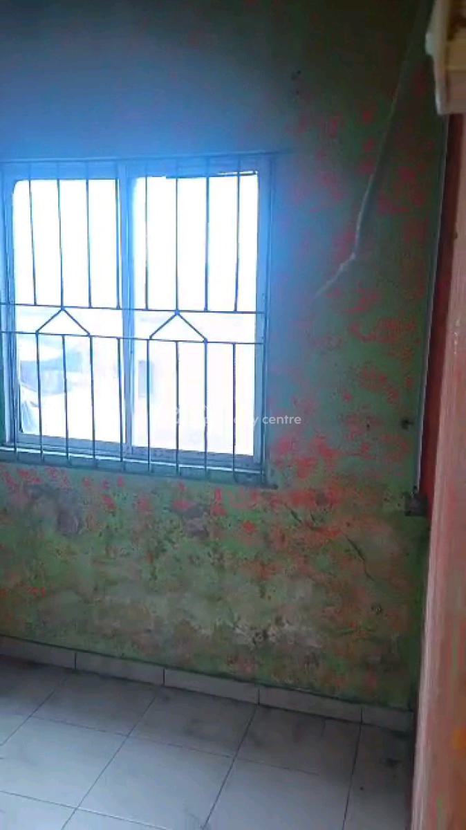a Decent Miniflat at Makoko Road, Makoko Road, Adekunle, Yaba, Lagos, Mini Flat (room and Parlour) for Rent
