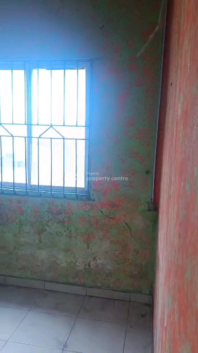 a Decent Miniflat at Makoko Road, Makoko Road, Adekunle, Yaba, Lagos, Mini Flat (room and Parlour) for Rent