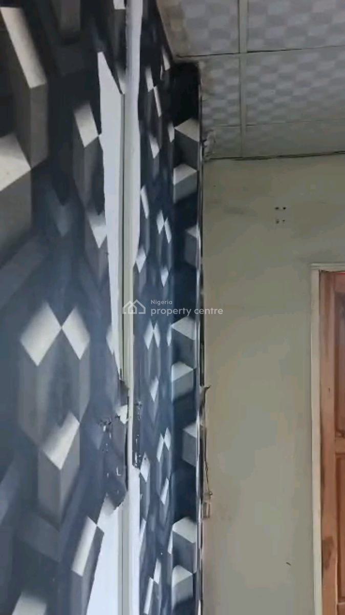 a Decent Miniflat at Makoko Road, Makoko Road, Adekunle, Yaba, Lagos, Mini Flat (room and Parlour) for Rent
