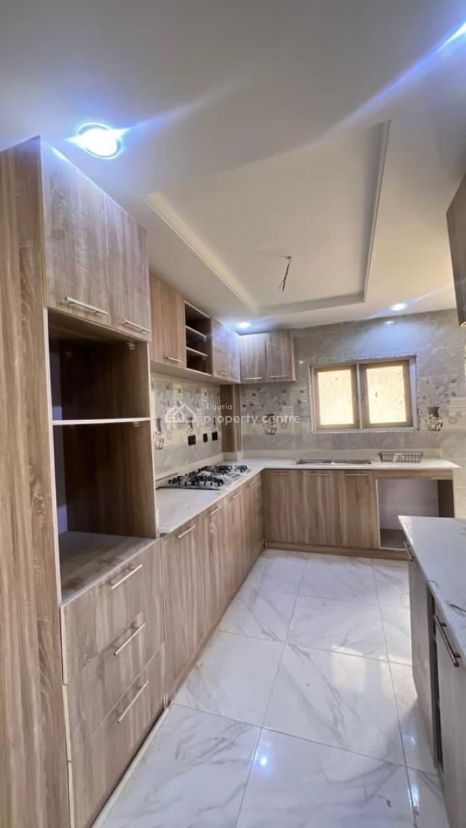 Beautiful 3 Bedroom, Lekki Phase 1, Lekki, Lagos, Flat / Apartment for Rent