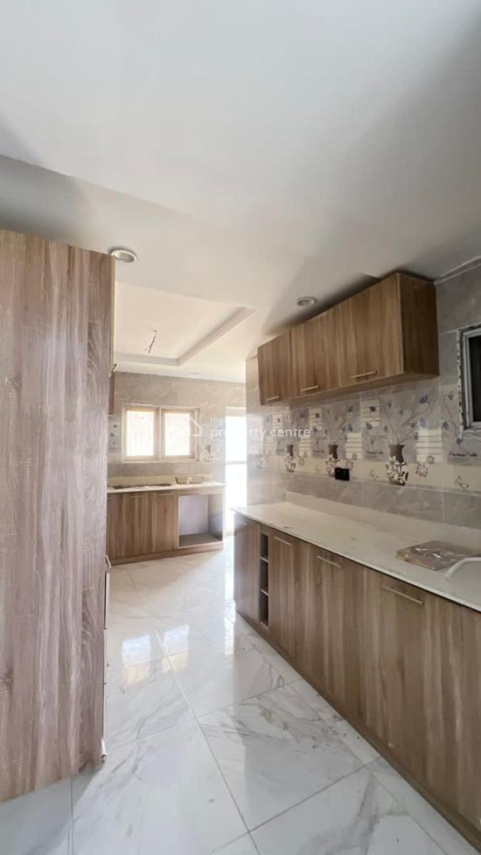 Beautiful 3 Bedroom, Lekki Phase 1, Lekki, Lagos, Flat / Apartment for Rent