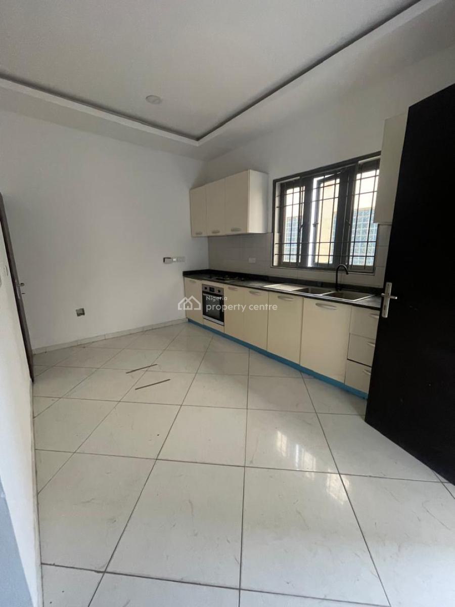 Beautiful Two Bedroom Flat, Lekki Phase 1 Right Hand Side, Lekki, Lagos, Flat / Apartment for Rent