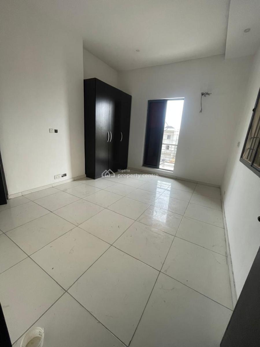 Beautiful Two Bedroom Flat, Lekki Phase 1 Right Hand Side, Lekki, Lagos, Flat / Apartment for Rent