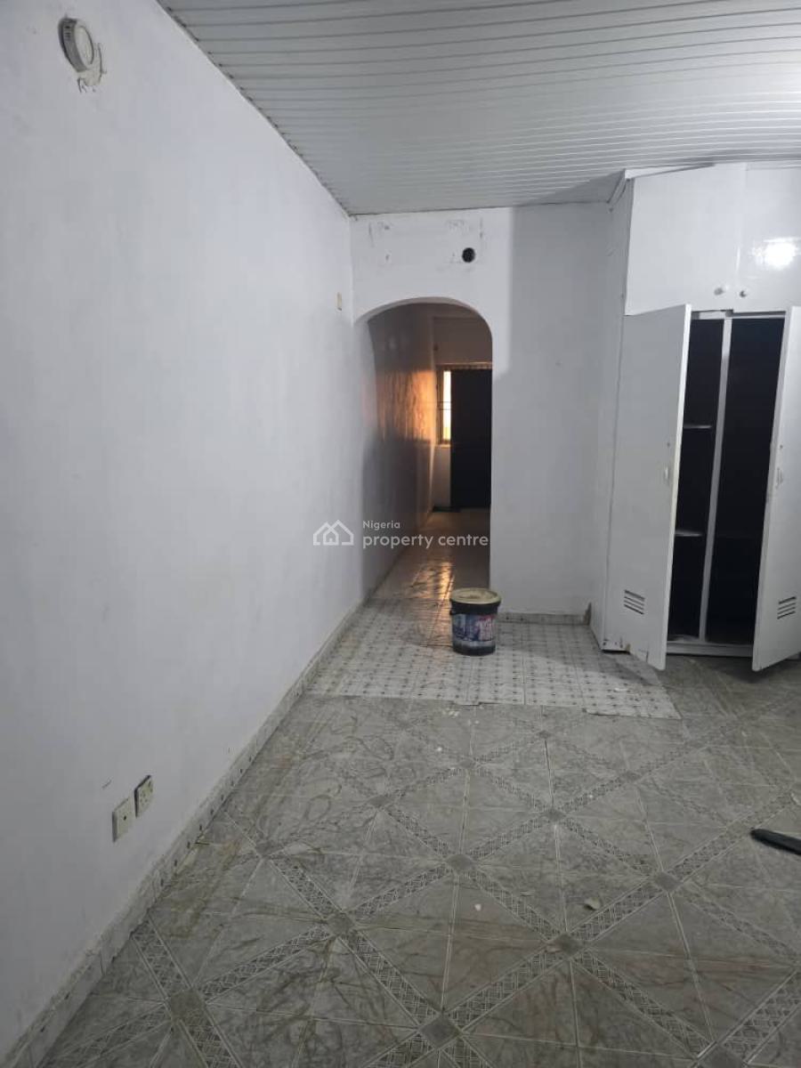 3 Bedroom Apartment, Ogba Gra. Adeniji Estate, Ogba, Ikeja, Lagos, Flat / Apartment for Rent