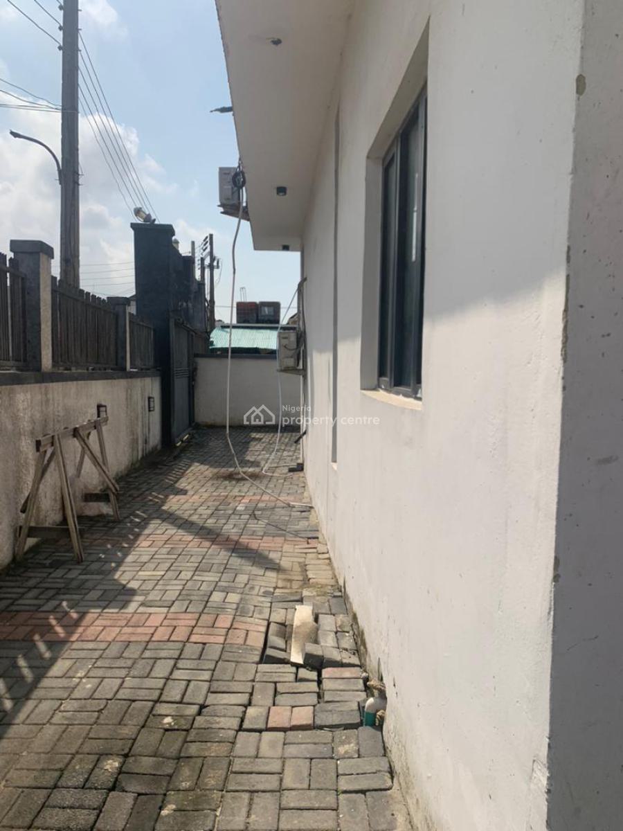 Luxury and Fully Serviced Single Bedroom (bq), Bayview Estate  Orchid Road Lekki, Lekki Expressway, Lekki, Lagos, Self Contain (single Rooms) for Rent