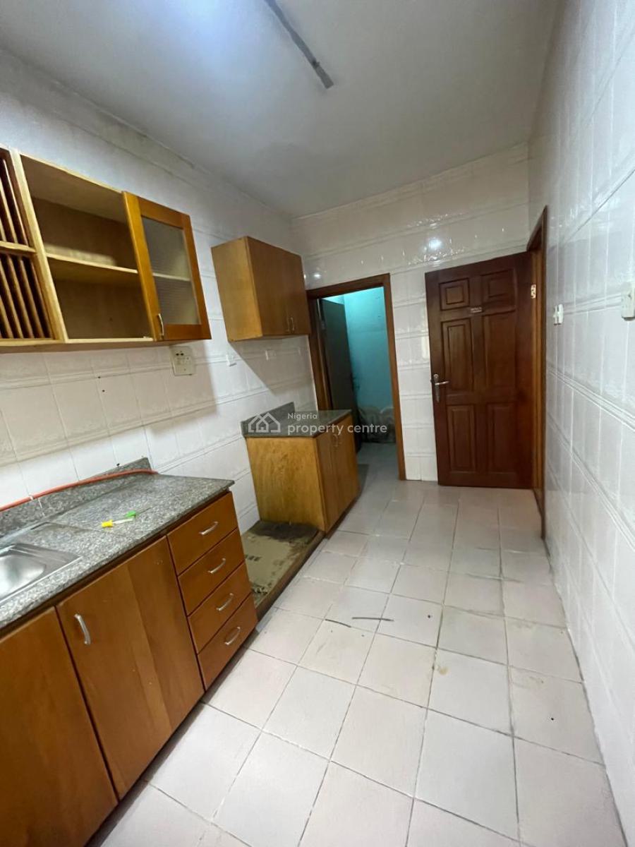 Two Bedroom Flat, Lekki Phase 1, Lekki, Lagos, Flat / Apartment for Rent