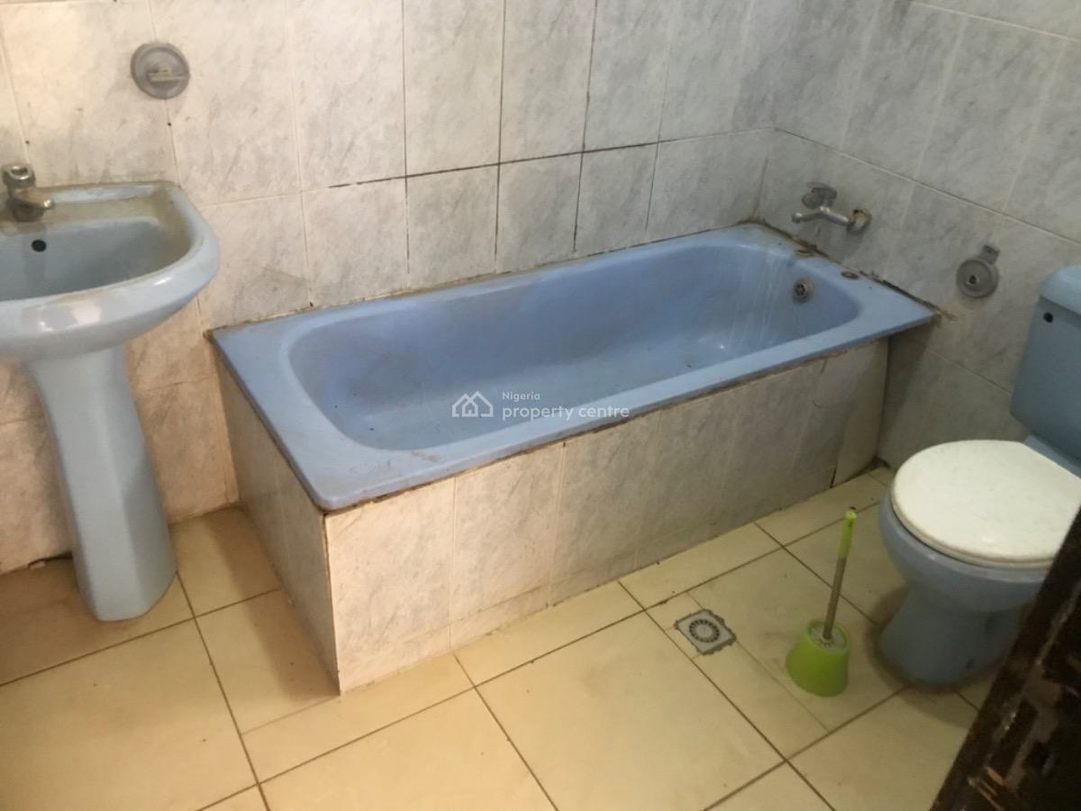 Standard 2 Bedroom Apartment, Close to Shafa Filling Station Junction, Wuye, Abuja, Flat / Apartment for Rent