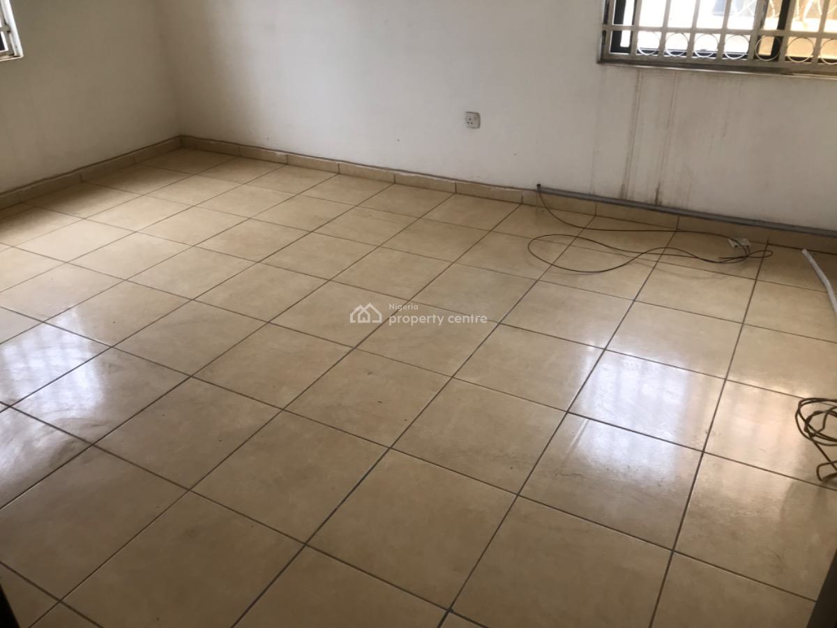 Standard 2 Bedroom Apartment, Close to Shafa Filling Station Junction, Wuye, Abuja, Flat / Apartment for Rent