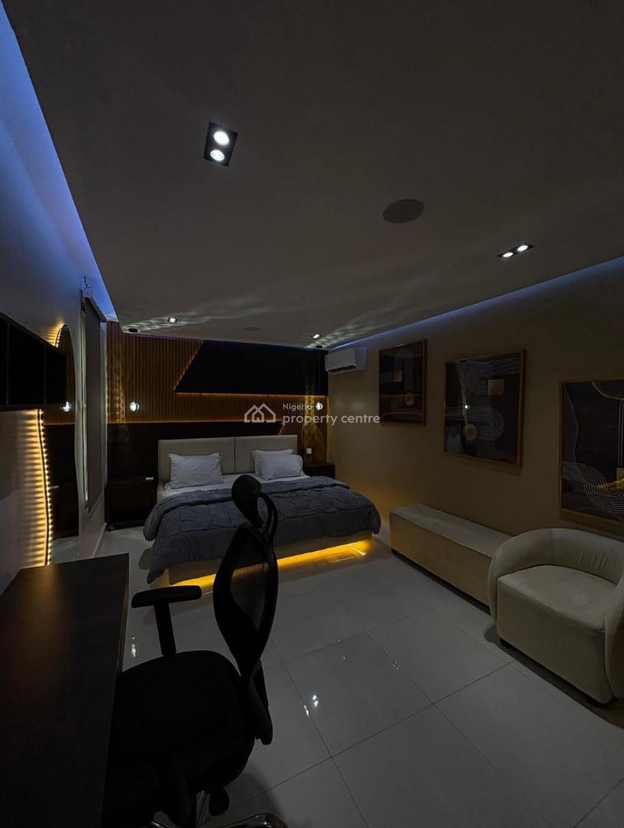 Three  Bedroom Apartment, Lekki Phase 1, Lekki, Lagos, Flat / Apartment Short Let