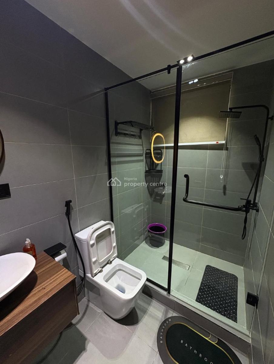Three  Bedroom Apartment, Lekki Phase 1, Lekki, Lagos, Flat / Apartment Short Let