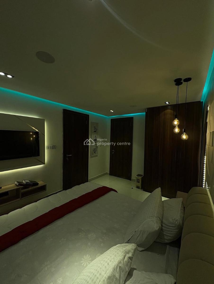 Three  Bedroom Apartment, Lekki Phase 1, Lekki, Lagos, Flat / Apartment Short Let