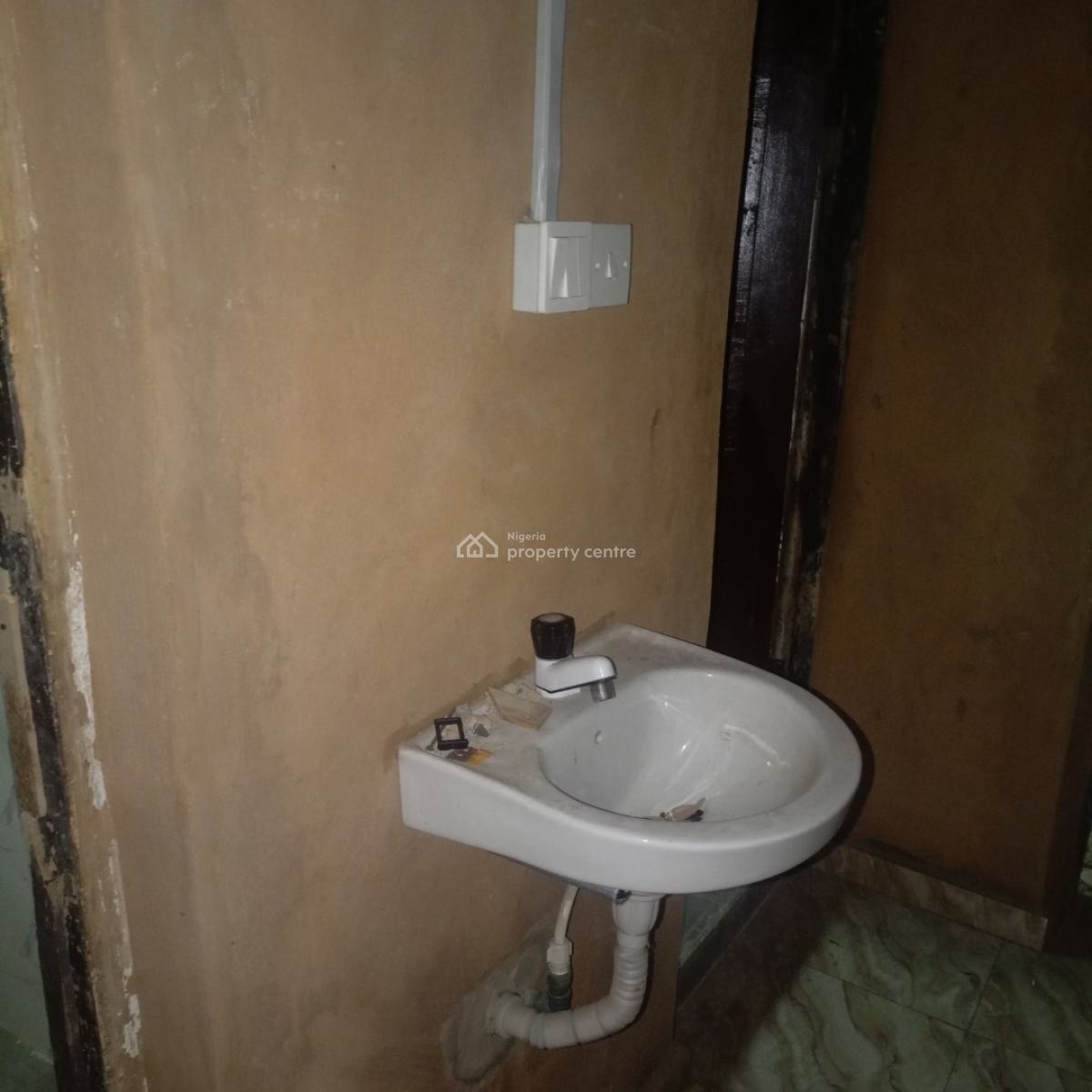 Nice and Spacious 3bedroom Flat in Surulere, Off Ijesha Road Surulere Lagos, Ijesha, Surulere, Lagos, Flat / Apartment for Rent