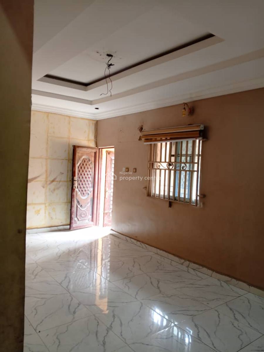 Well Maintained and Spacious 3 Bedroom with Cabinet and Wardrobe, Adekunle, Yaba, Lagos, Flat / Apartment for Rent